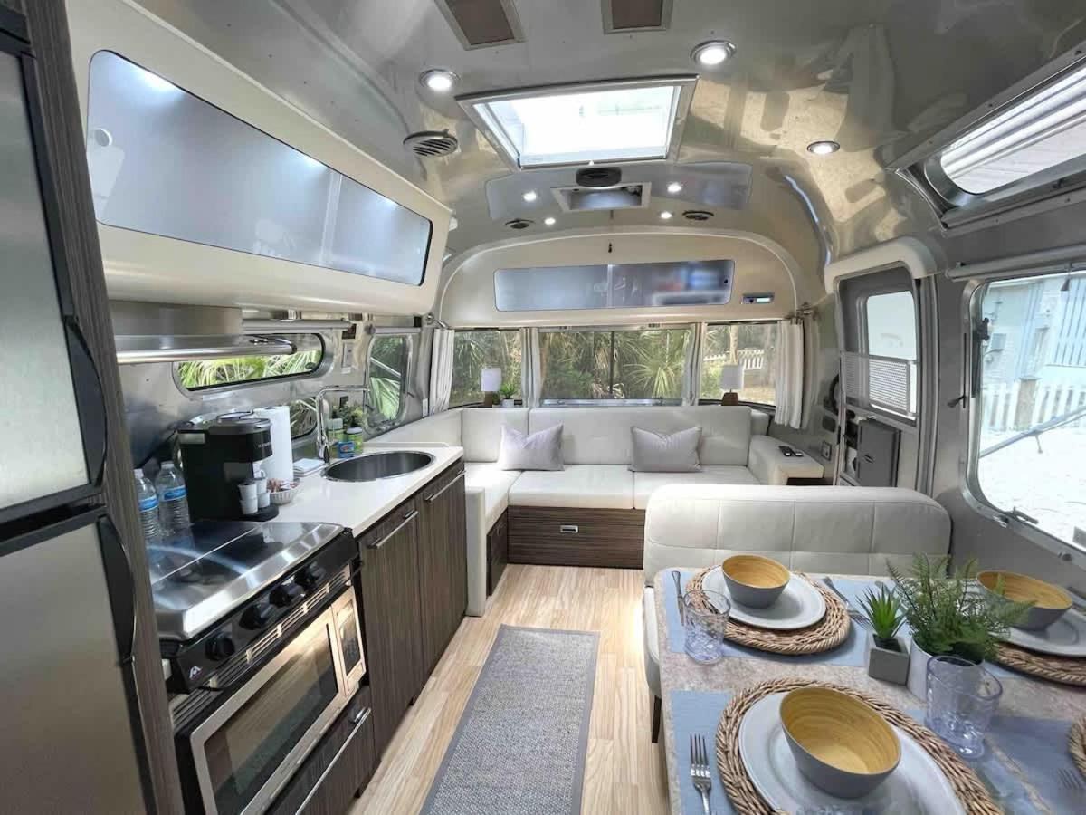 Cozy & Fun Airstream Camper Near Downtown & Campsite Savannah