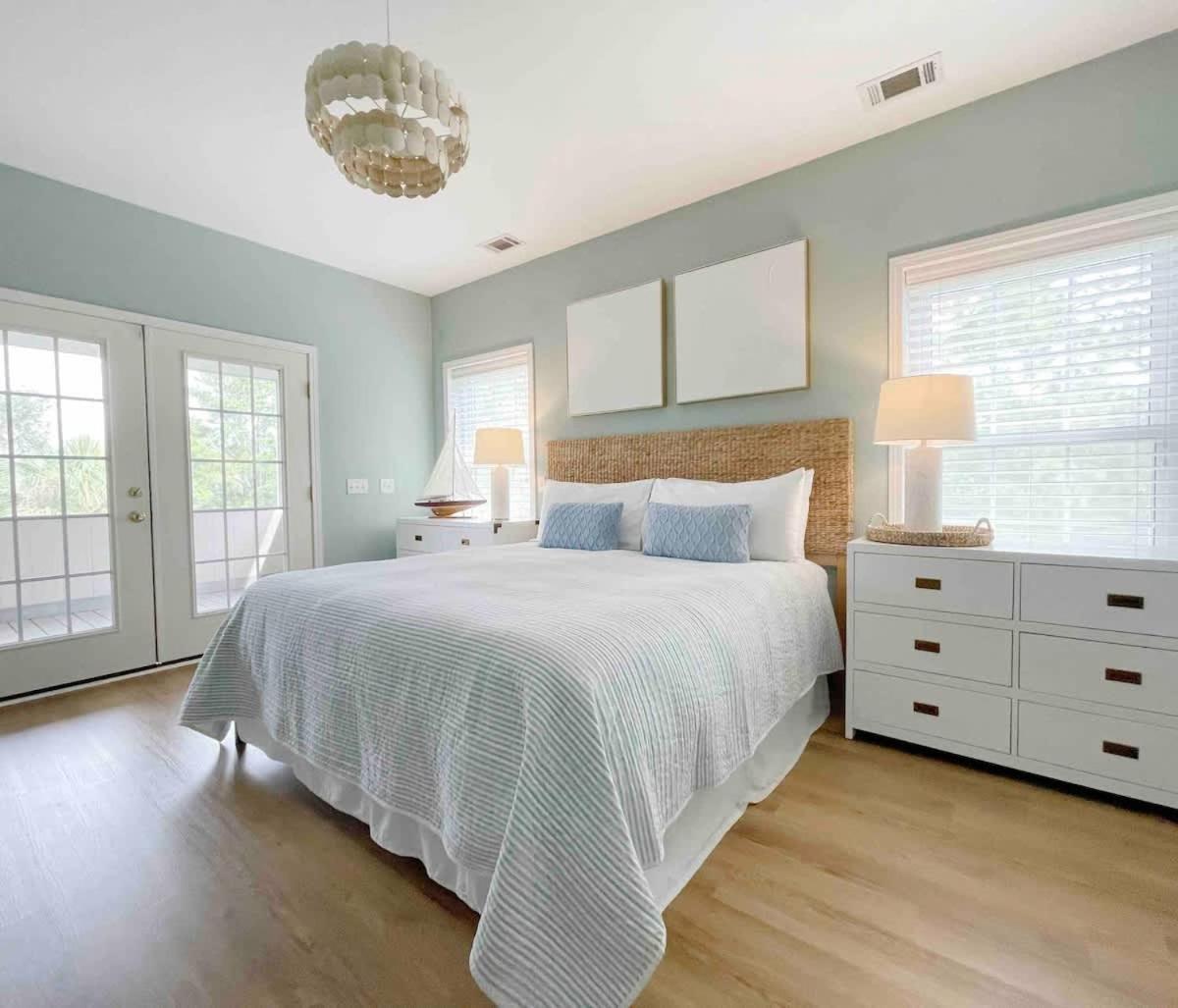 Large W Midway To & Tybee Island! Dog Friendly Venue Savannah