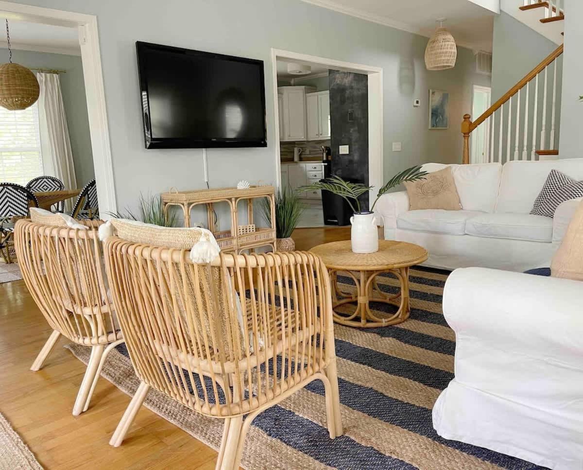 Large W Midway To & Tybee Island! Dog Friendly Venue *