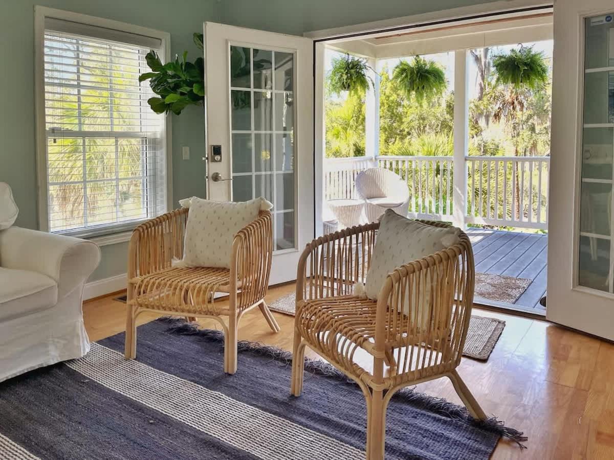 Large W Midway To & Tybee Island! Dog Friendly Venue * Savannah