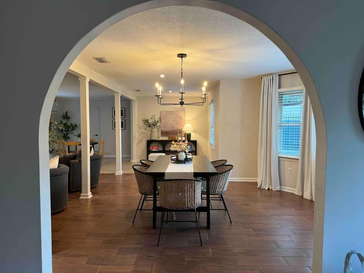 Holiday home Spacious Family W Pool And Game-room Near Downtown And Savannah