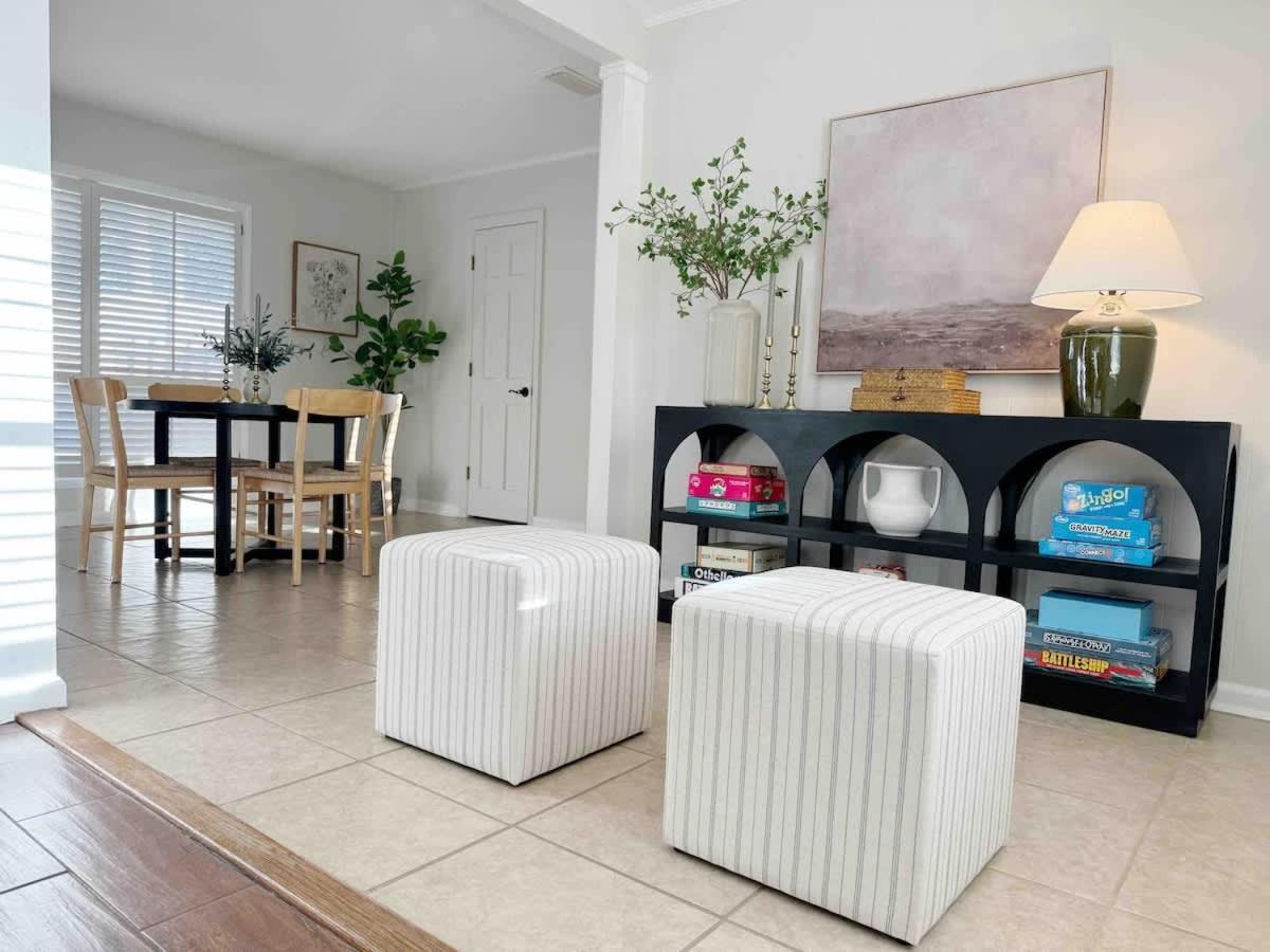 Holiday home Spacious Family W Pool And Game-room Near Downtown And