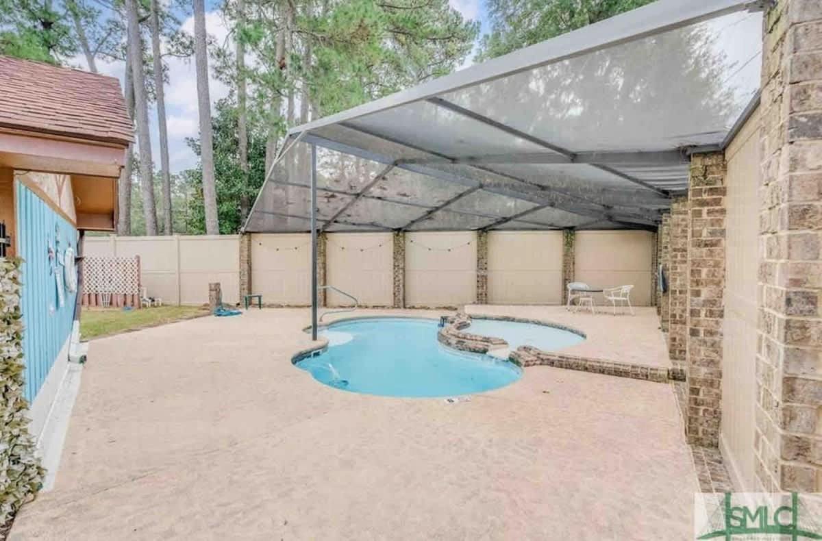 Spacious Family W Pool And Game-room Near Downtown And Savannah