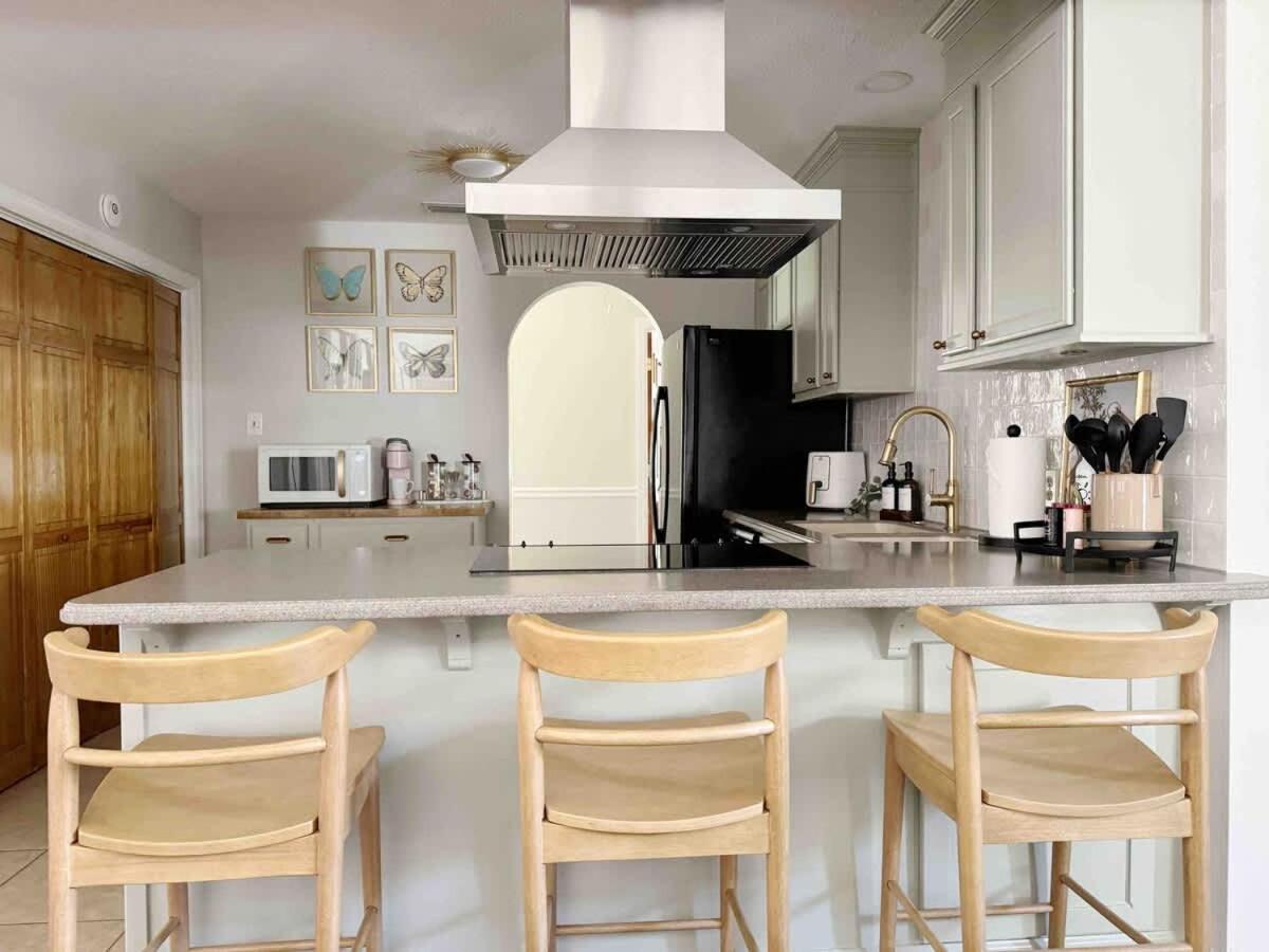Spacious Family W Pool And Game-room Near Downtown And Holiday home