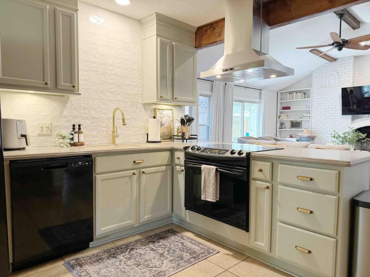 Spacious Family W Pool And Game-room Near Downtown And *