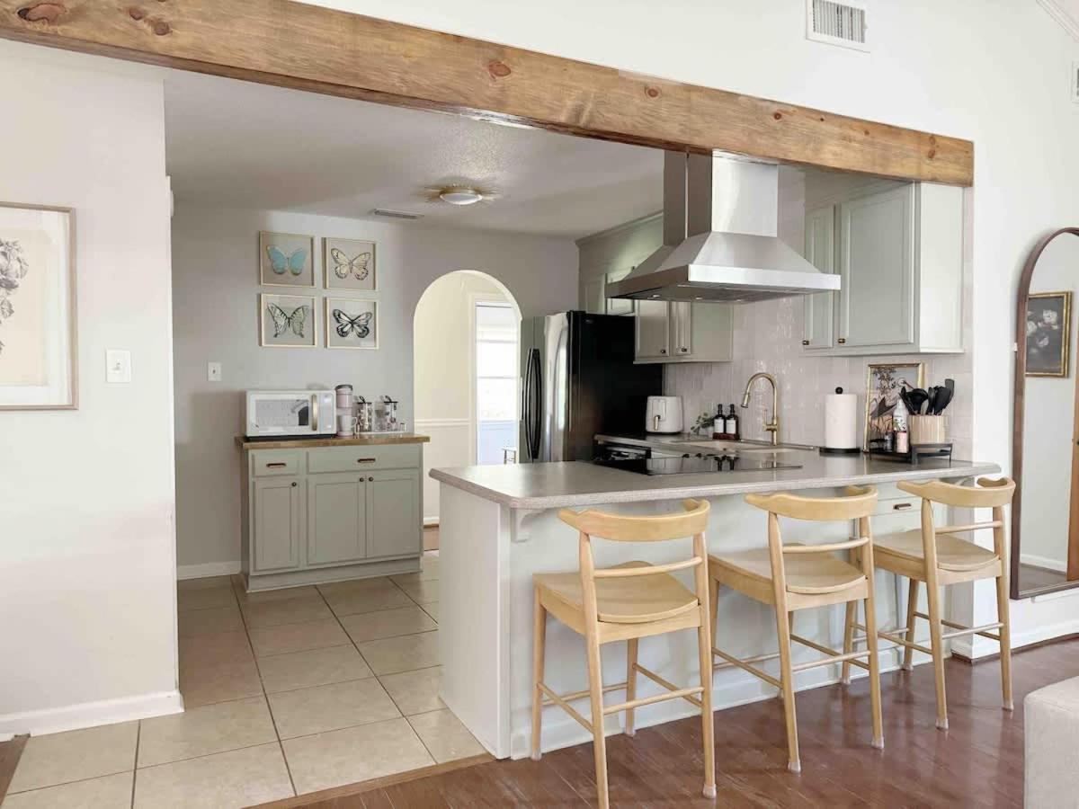 Spacious Family W Pool And Game-room Near Downtown And Holiday home Savannah
