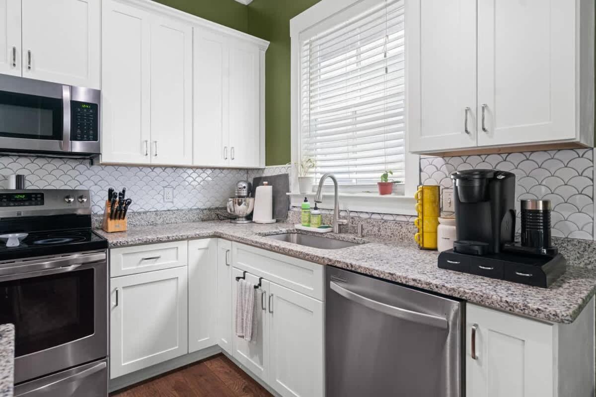 Holiday home Renovated Dog Friendly Duplex Near Food & Fun Fully Fenced Yard And Private Parking