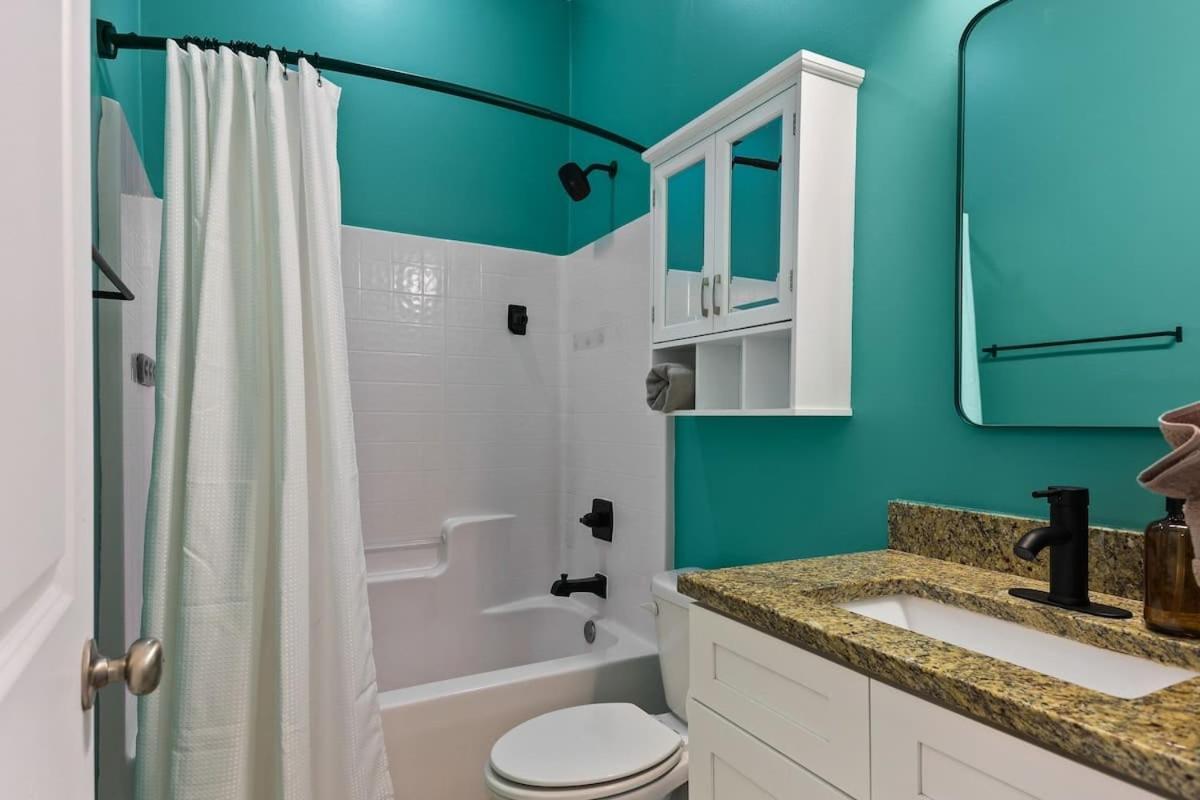 Renovated Dog Friendly Duplex Near Food & Fun Fully Fenced Yard And Private Parking * Savannah
