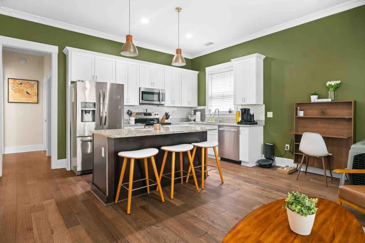 Downtown At The Peach House Dogs Welcome Fully Fenced Yard And Off-street Parking Apartment *