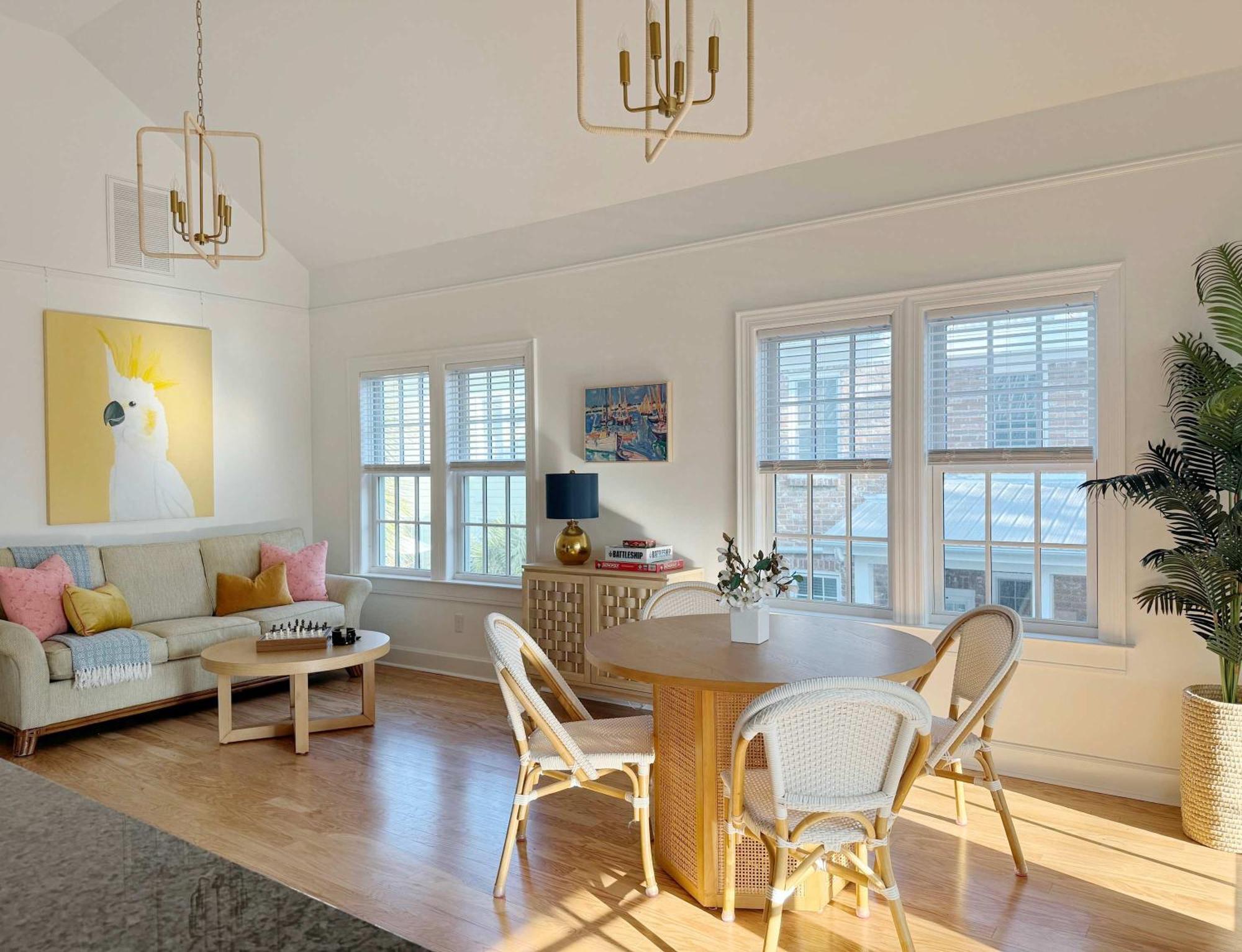 Sunny & Playful Carriage House In Downtown Here And Walk Everywhere Savannah