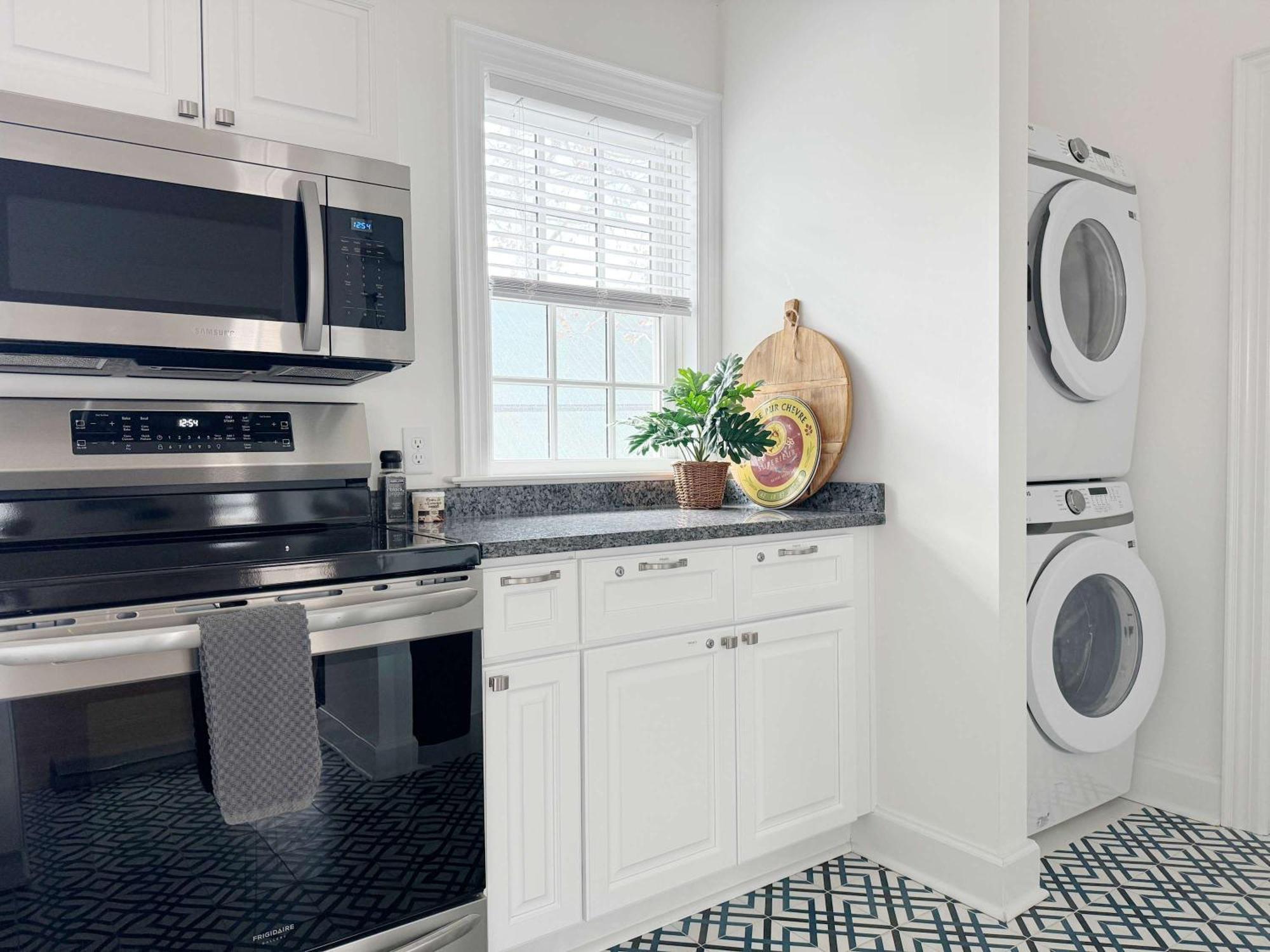 Sunny & Playful Carriage House In Downtown Here And Walk Everywhere * Savannah