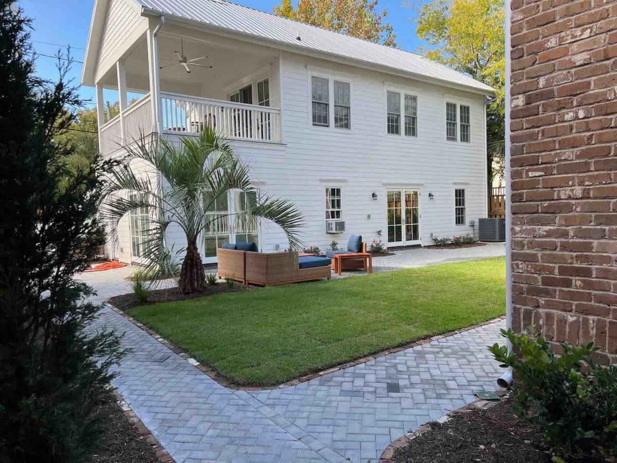 Spacious 3-floor Downtown Retreat - Prime Location
