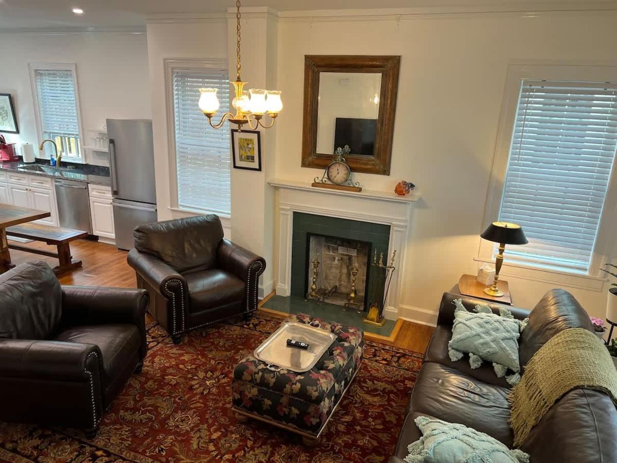 Holiday home Spacious 3-floor Downtown Retreat - Prime Location Savannah