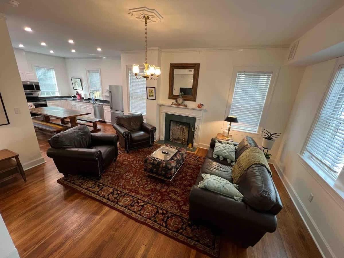 Spacious 3-floor Downtown Retreat - Prime Location *