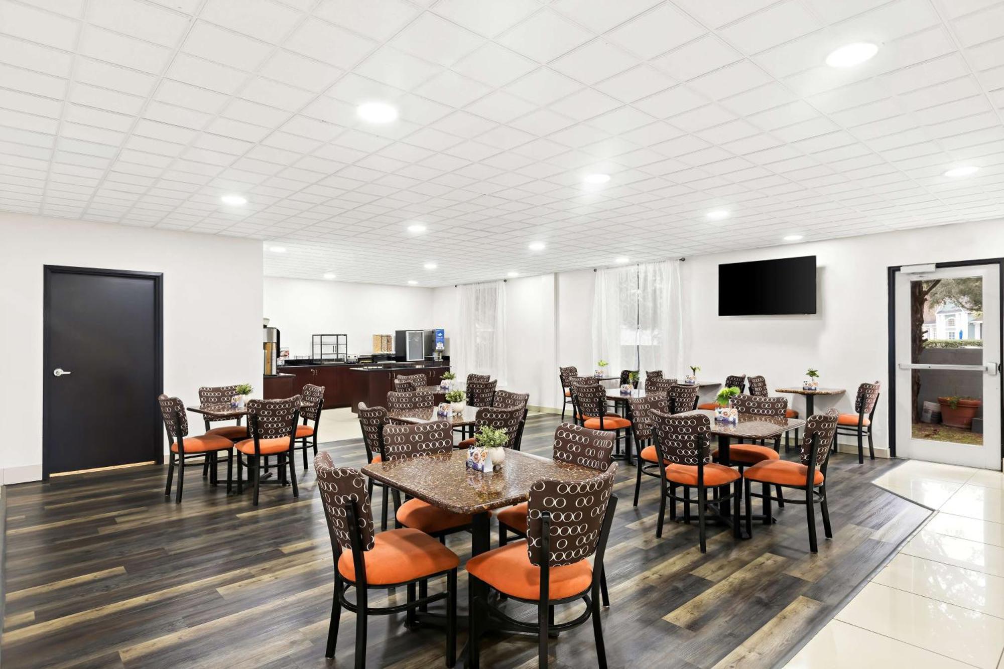 Hotel Sonesta Essential Savannah