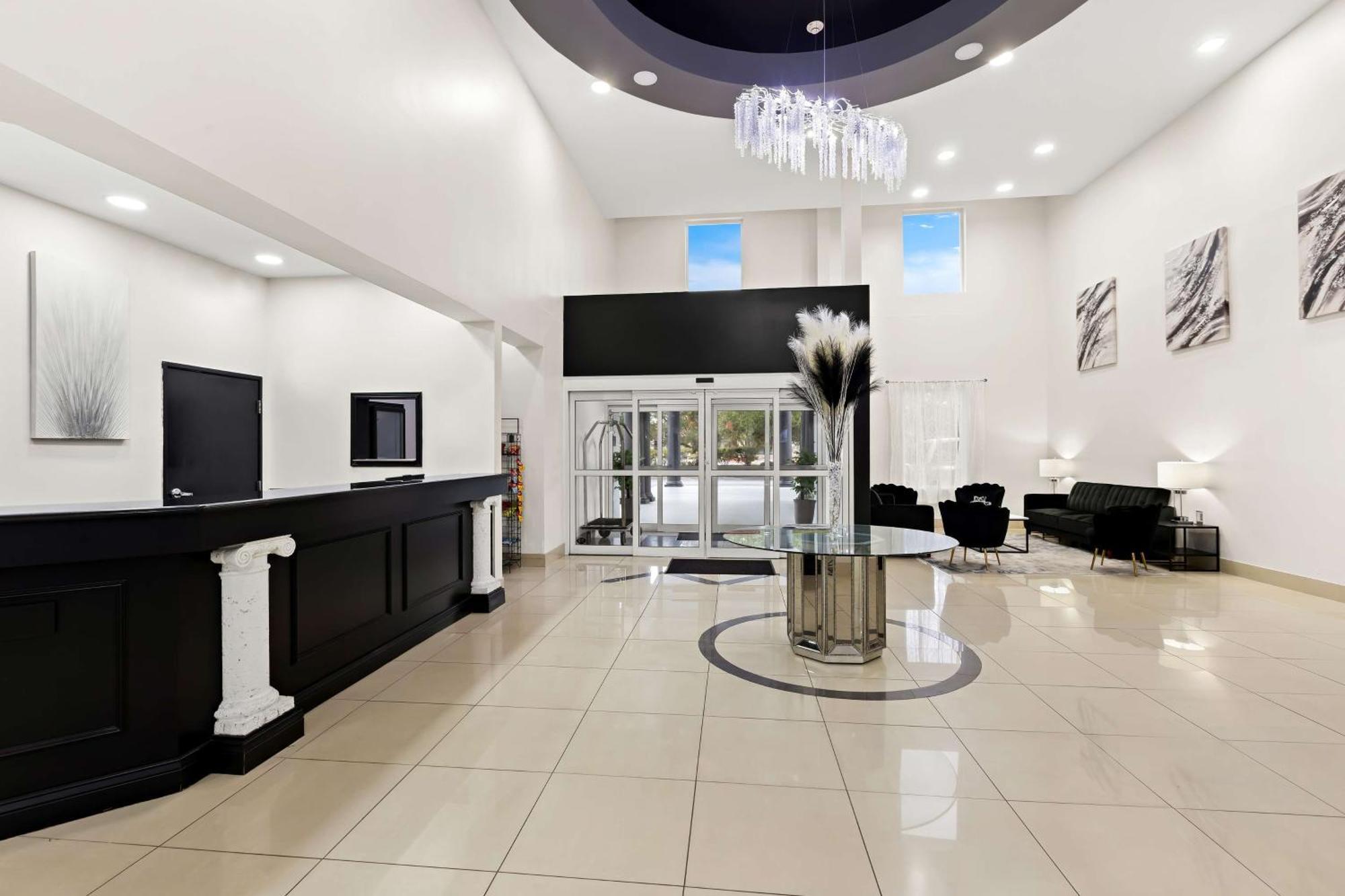 Sonesta Essential Hotel