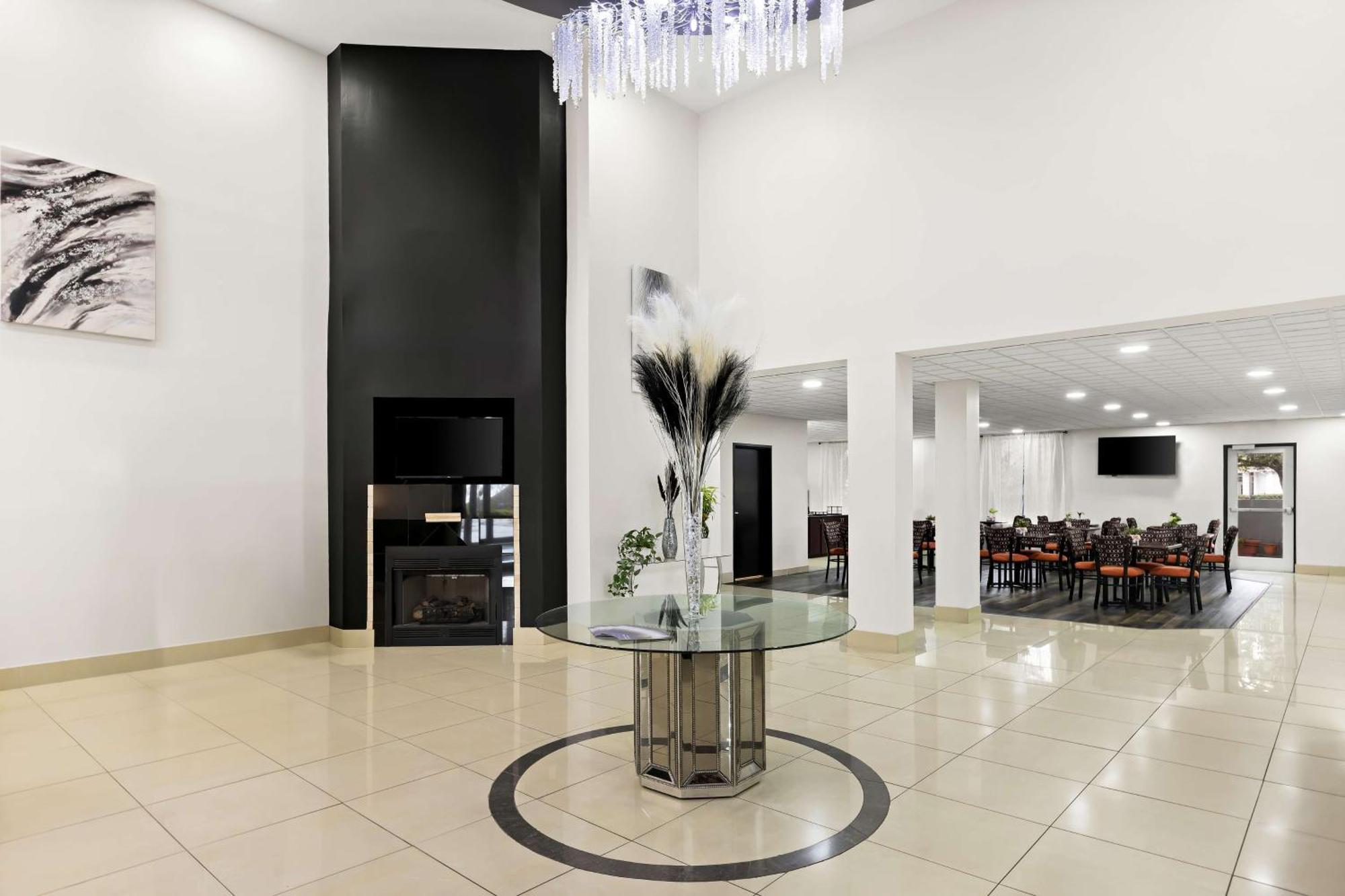 Hotel Sonesta Essential