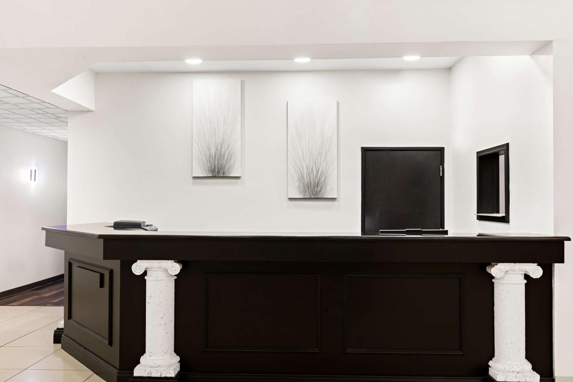 Hotel Sonesta Essential Savannah