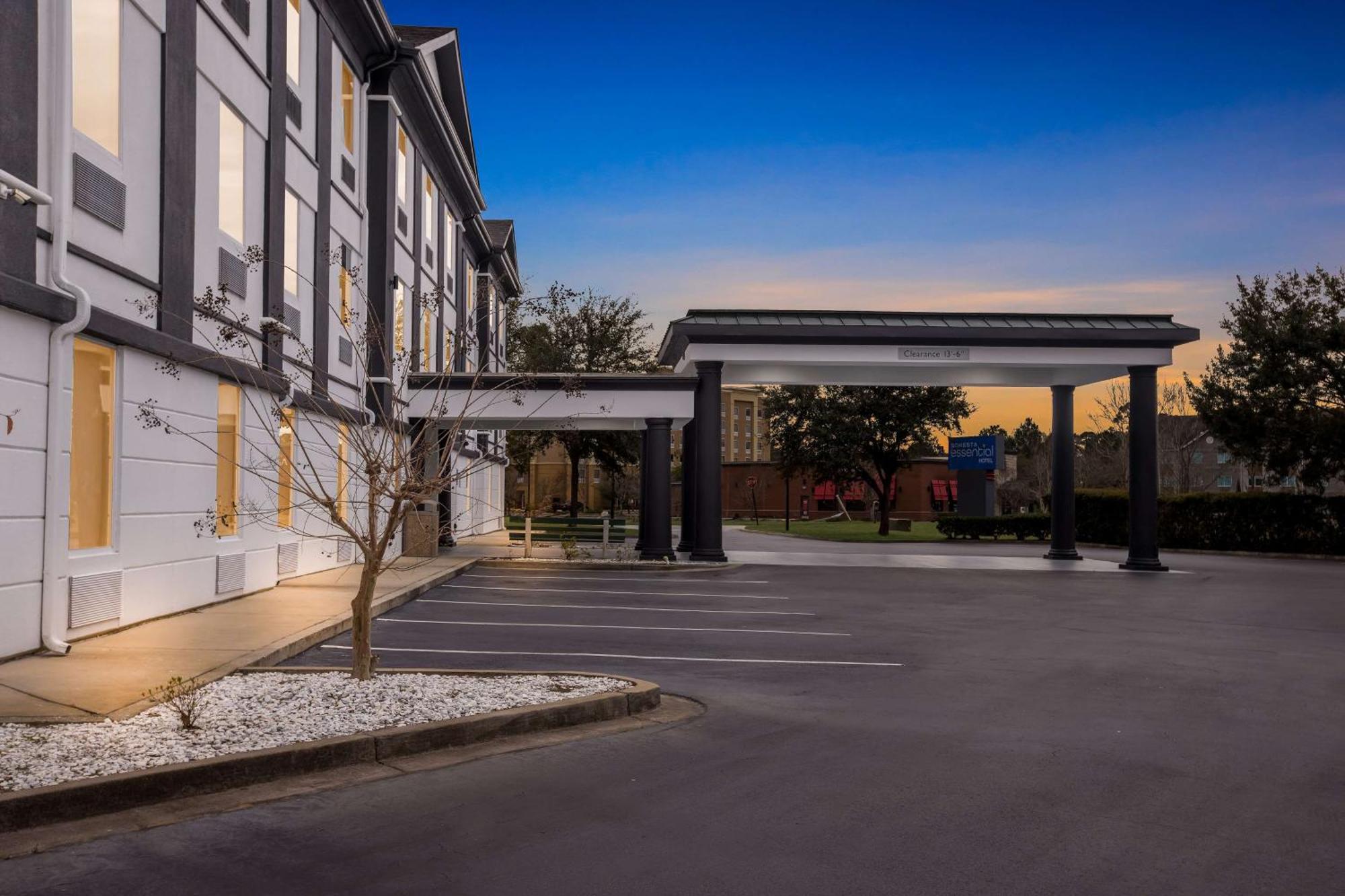 Hotel Sonesta Essential Savannah