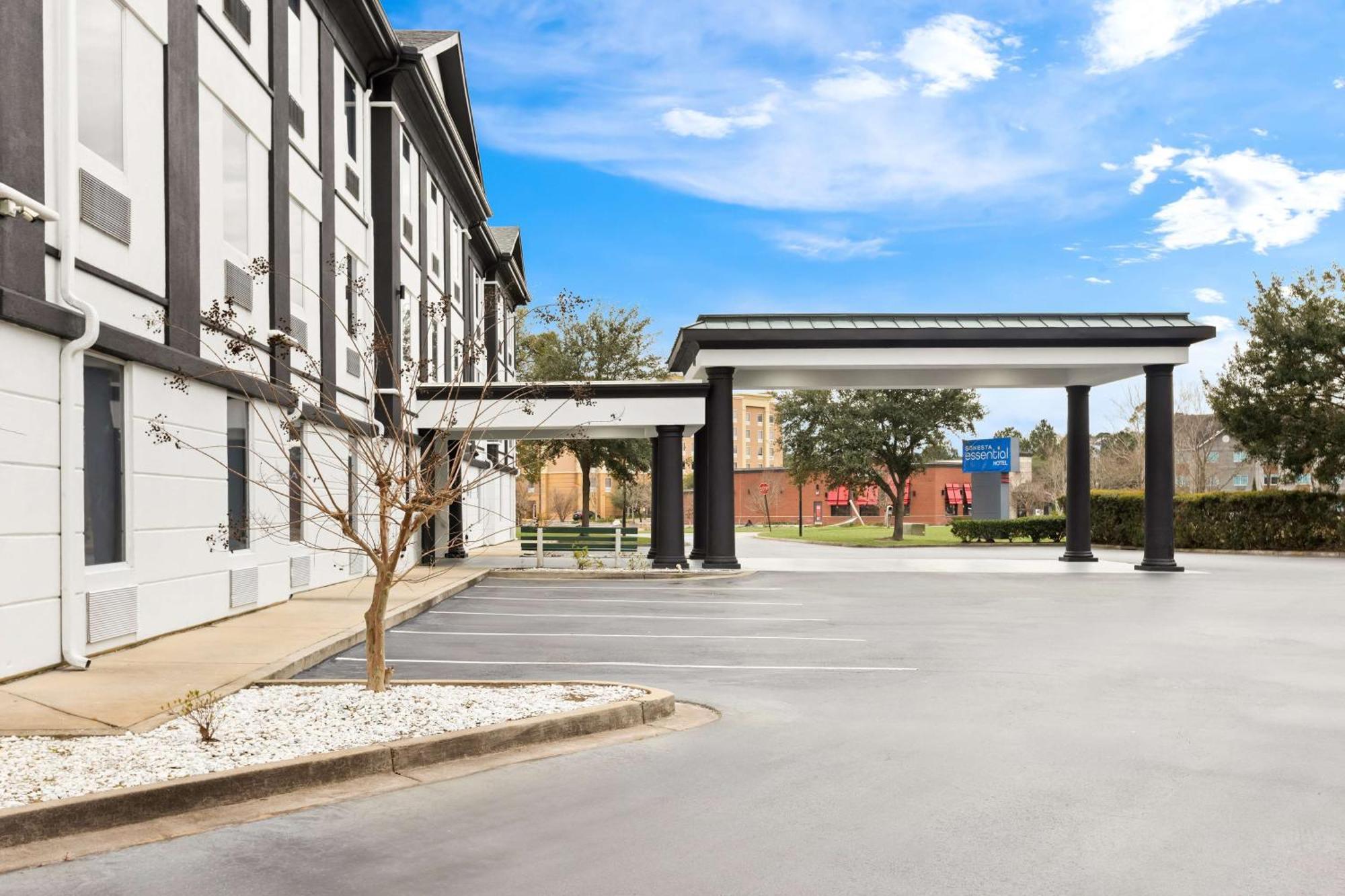 Sonesta Essential 3* Savannah