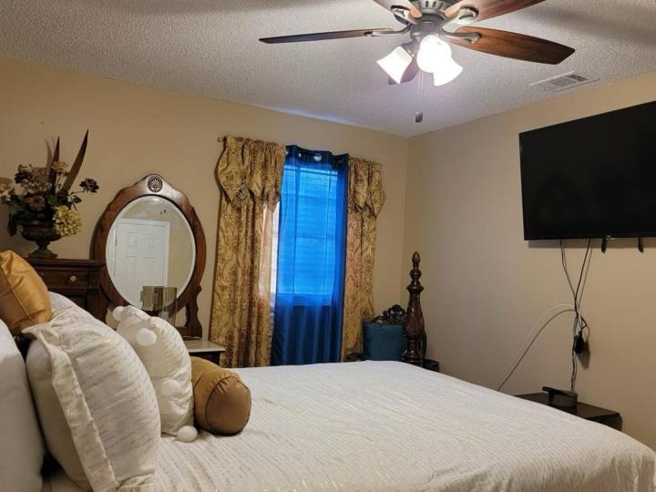 Hotel Cozy Oak Street Luxury