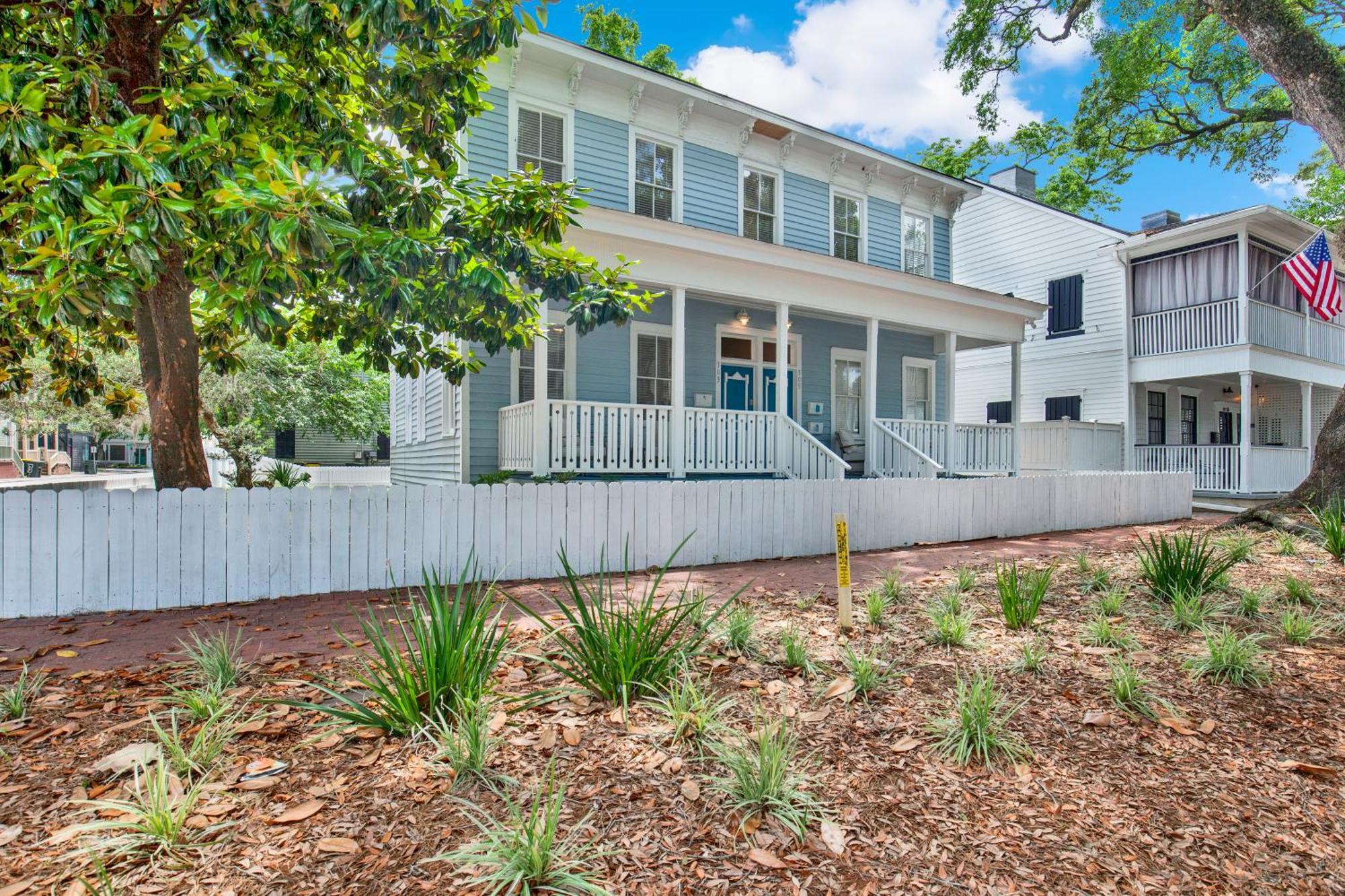 Comfortable Executive By The Park Heated Pool Access 1392 * Savannah