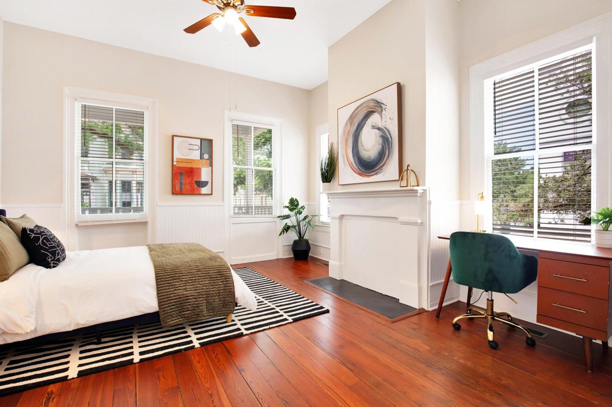 Comfortable Executive By The Park Heated Pool Access 1392 Holiday home Savannah