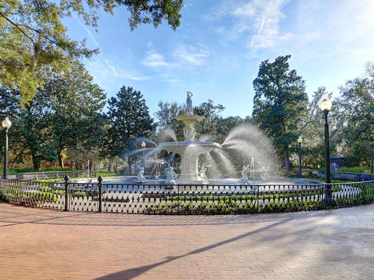 Holiday home Comfortable Executive By The Park Heated Pool Access 1395 Savannah