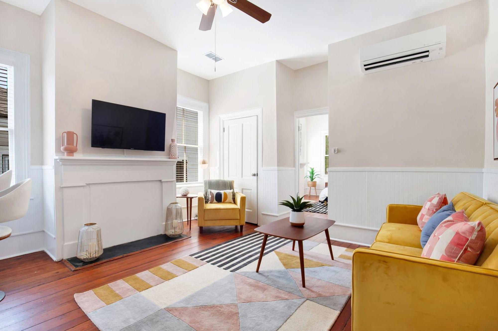 Holiday home Comfortable Executive By The Park Heated Pool Access 1395 Savannah