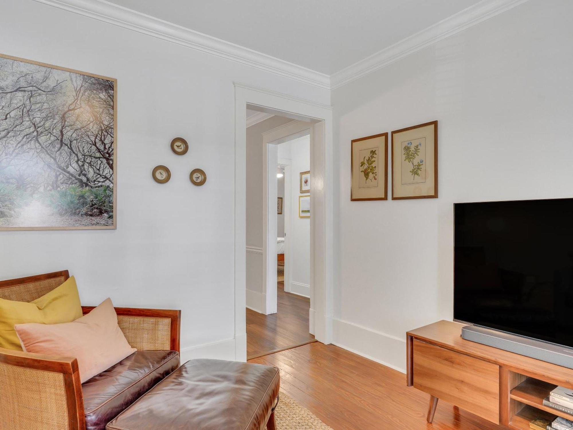 Charming Near Forsyth Park Heated Pool Access Walk To Restaurants Historic Sites 1390 Savannah