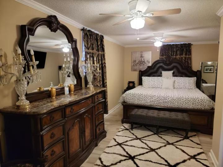 Cozy Oak Street Luxury