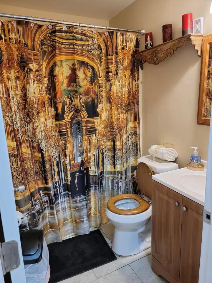 Cozy Oak Street Luxury