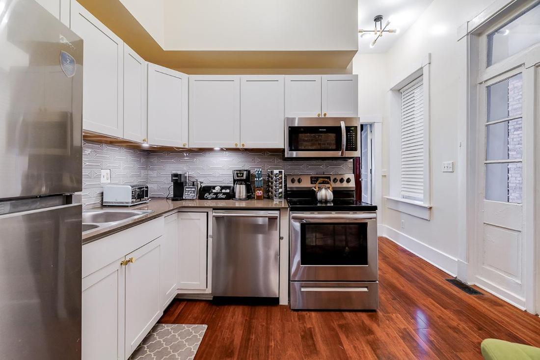 Red Brick Beauty In Downtown Chalet Savannah