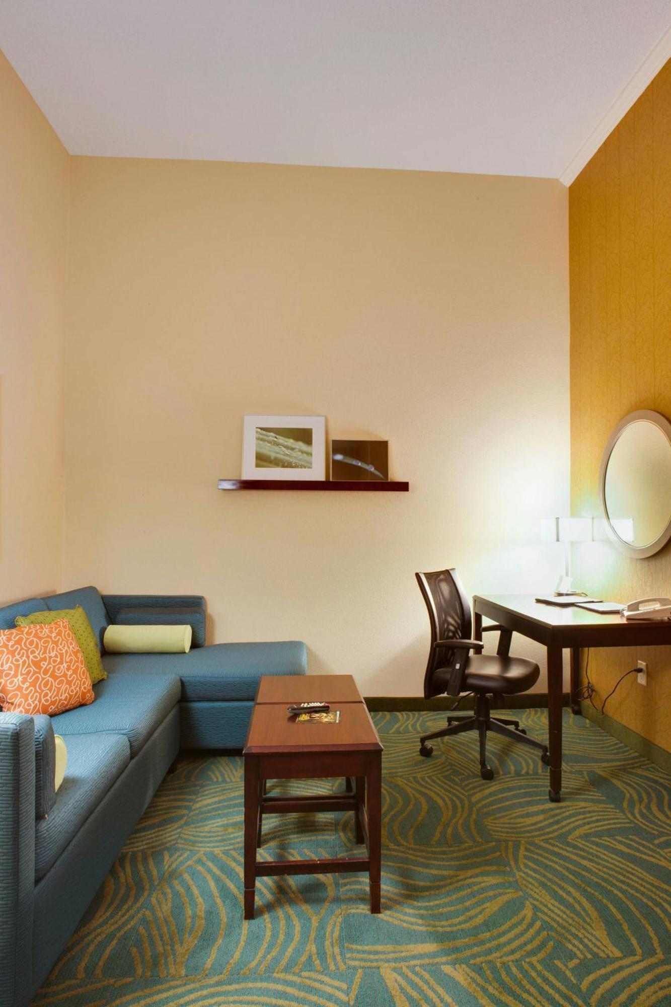 Hotel Springhill Airport 3*
