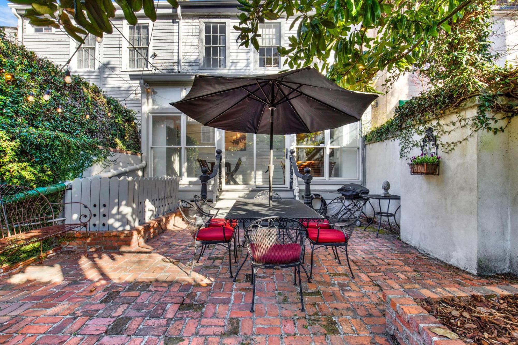 Carly's Retreat Holiday home Savannah