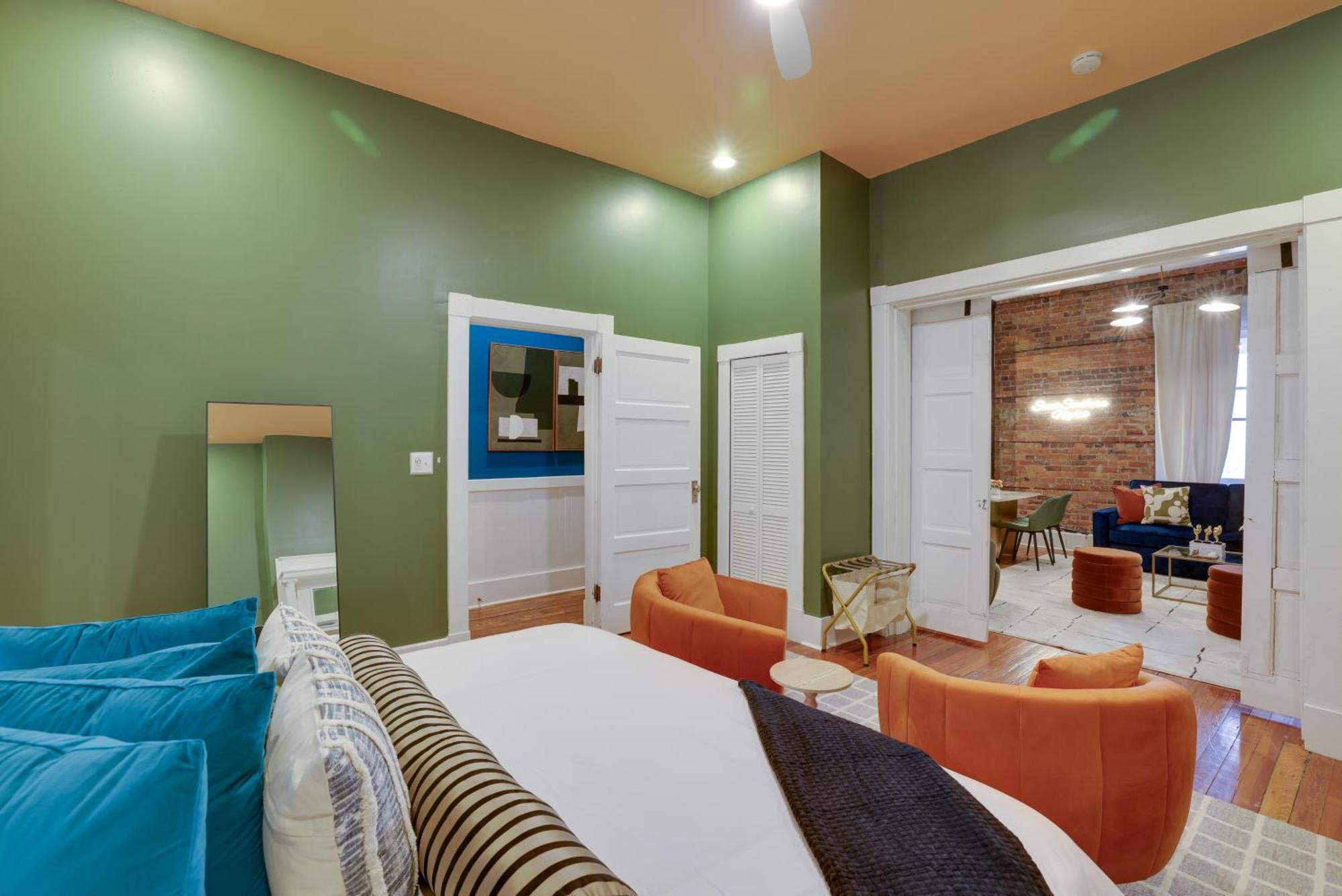 Mid-century Getaway Savannah