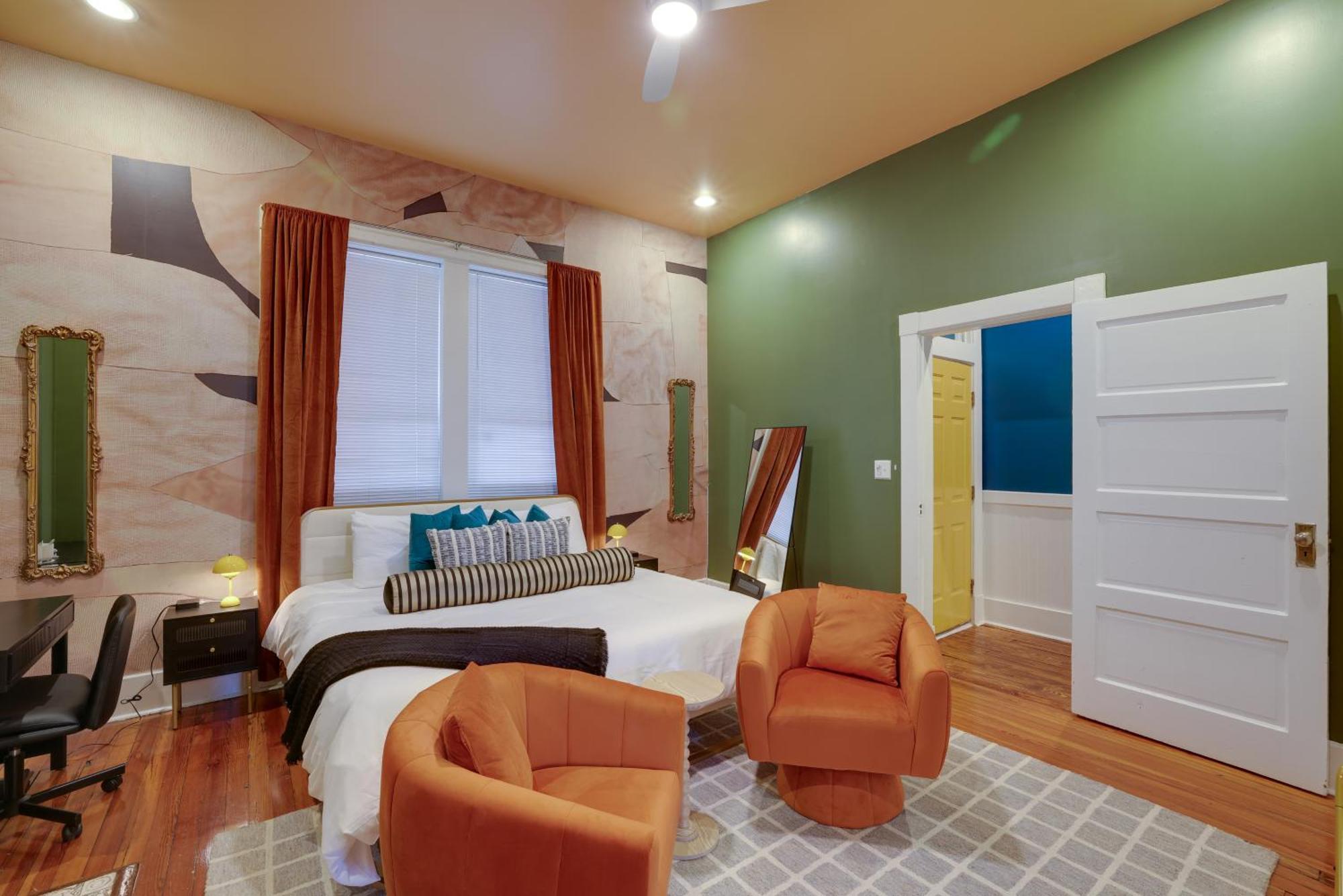 Mid-century Getaway Apartment Savannah