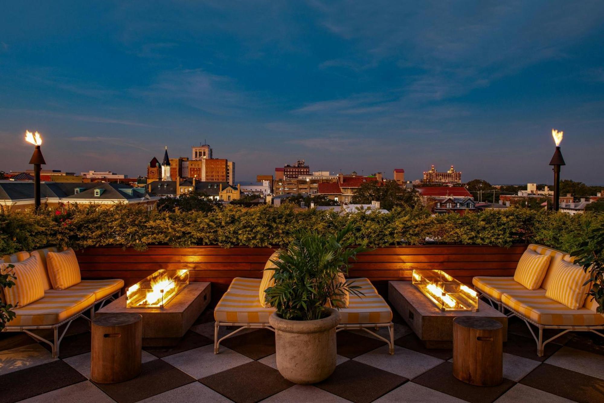 Perry Lane Hotel, A Luxury Collection Hotel,