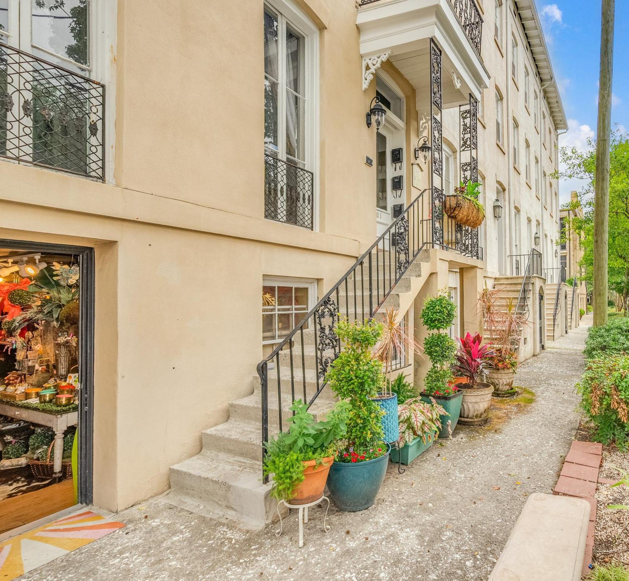 Apartment Historic Getaway