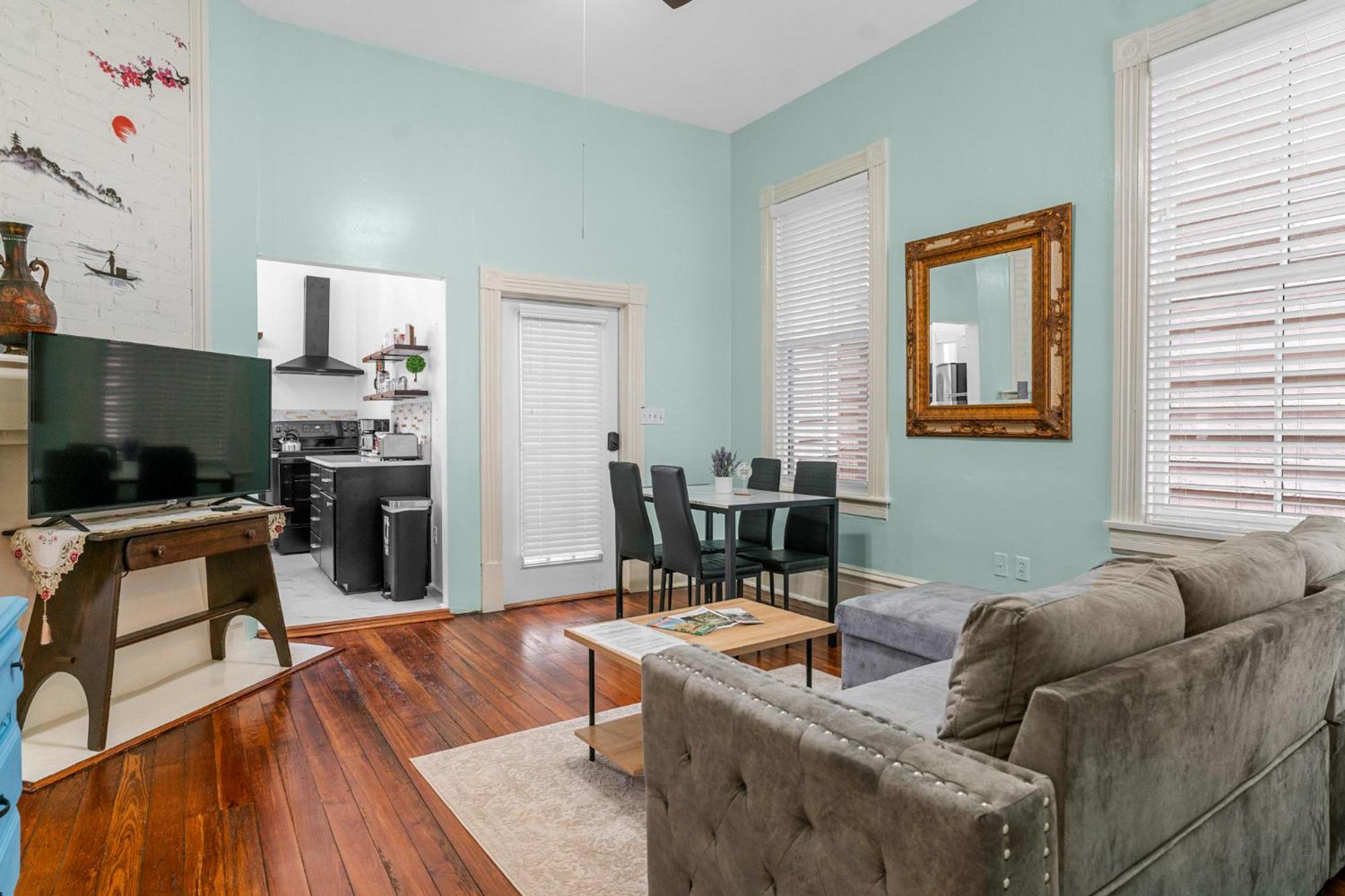 Victorian By Forsyth Park Apartment Savannah