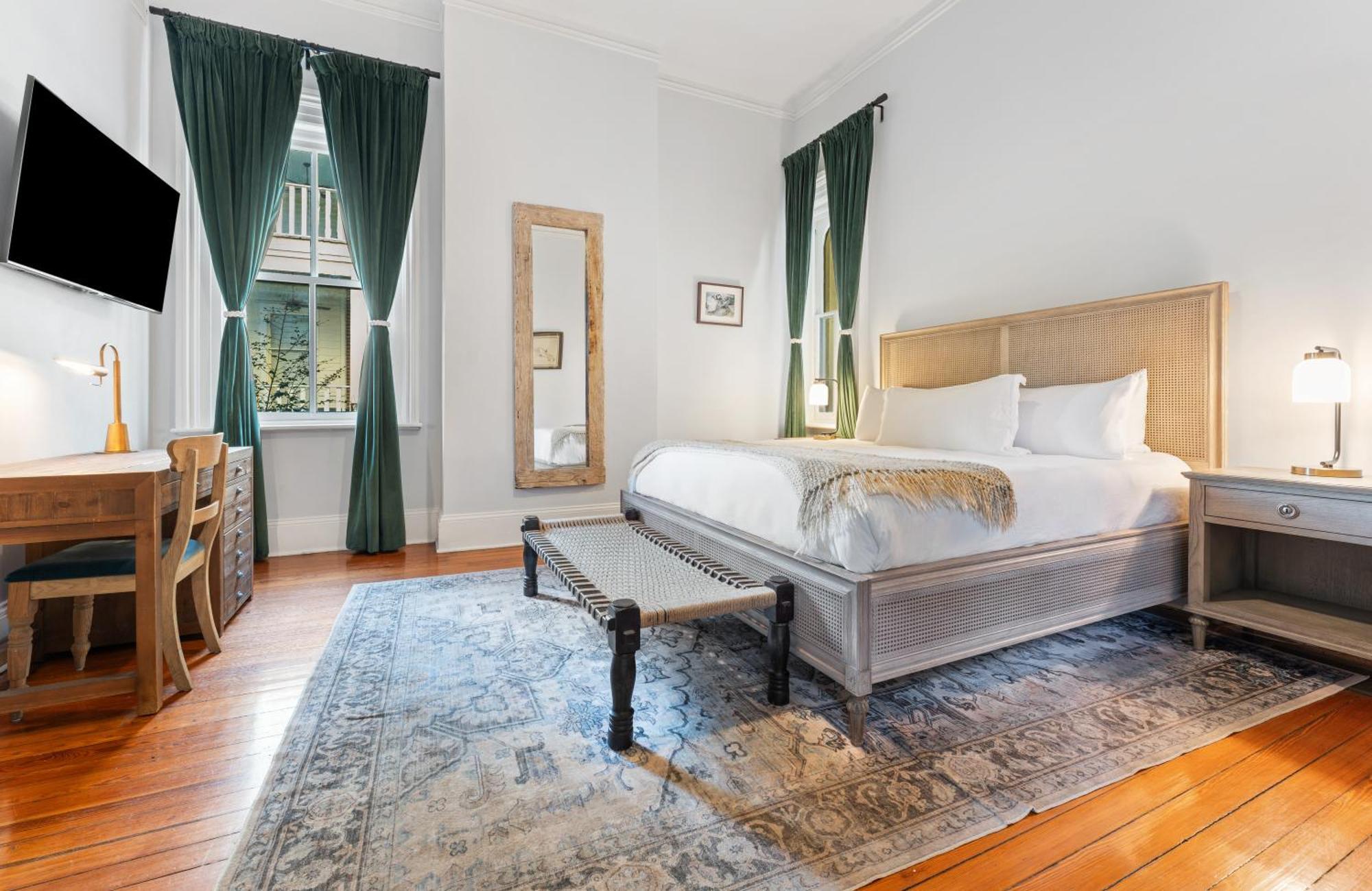 Bed & Breakfast Bellwether House