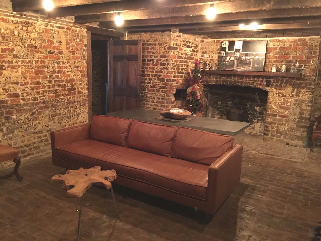 The Dulinn On York * Savannah