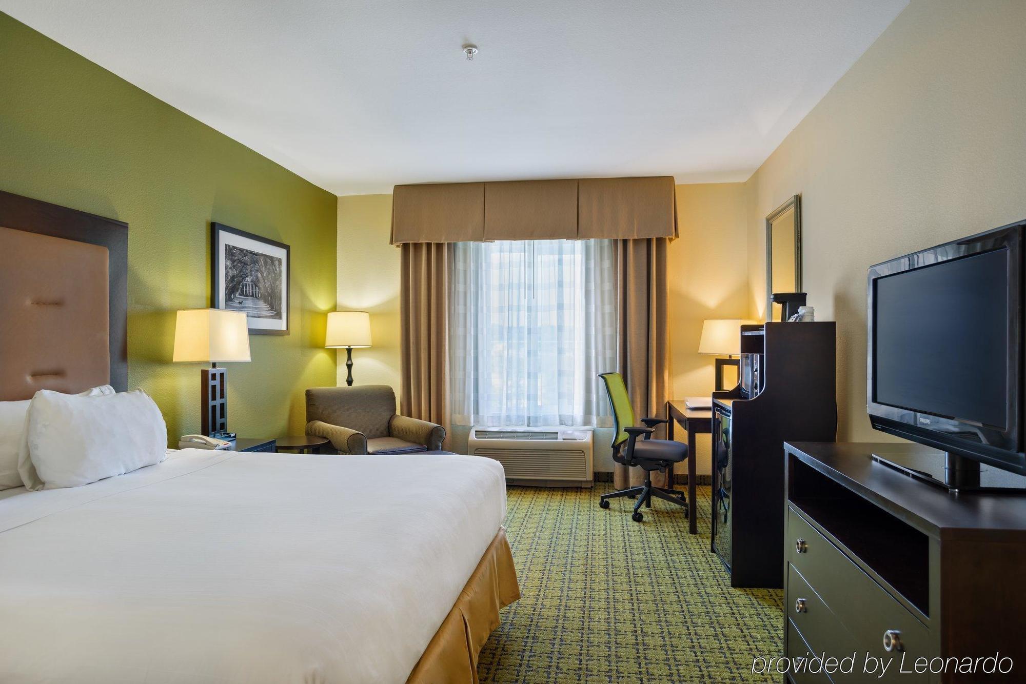 Express & Midtown By Ihg Hotel 3*