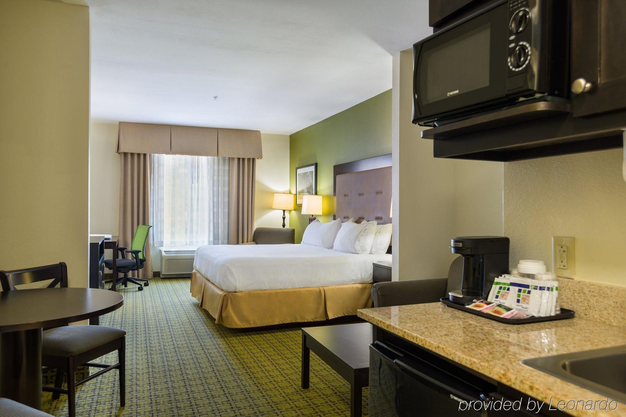 Express & Midtown By Ihg Hotel