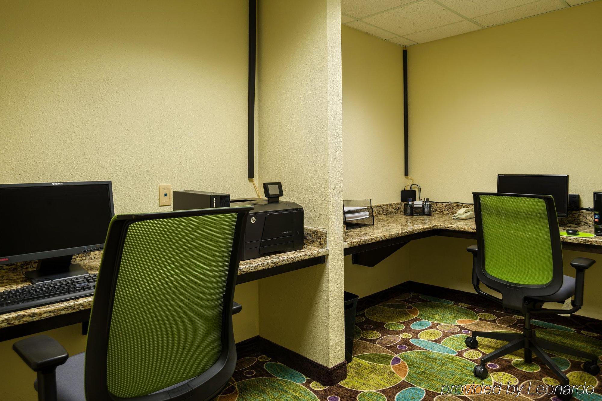 Express & Midtown By Ihg Hotel 3*