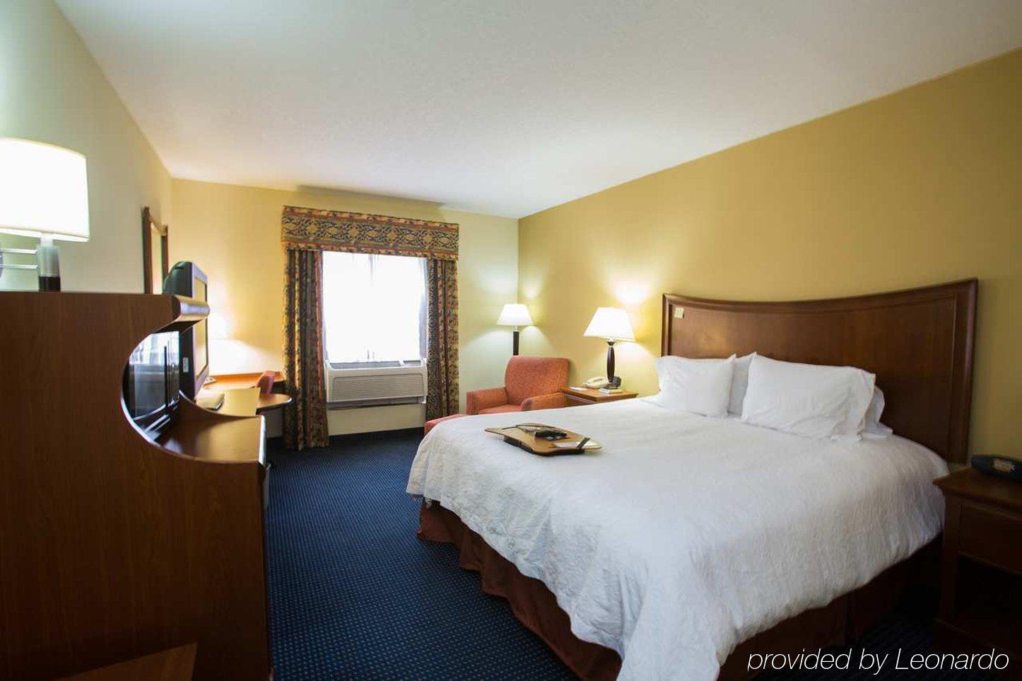 Hampton & - I-95 South - Gateway 3* Savannah