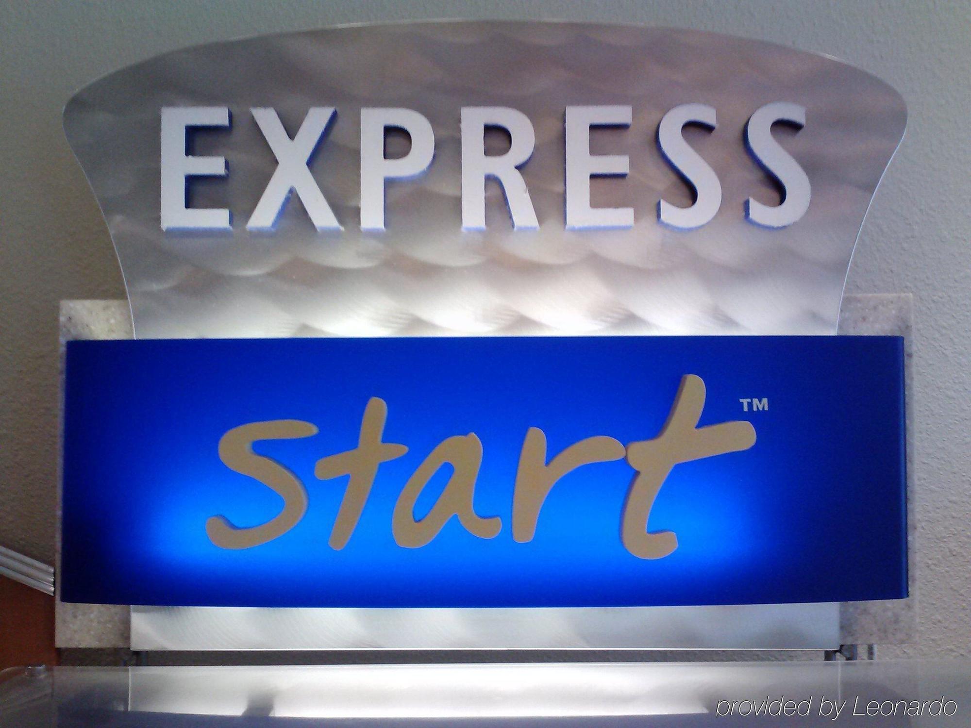 Hotel Express & Midtown By Ihg 3*