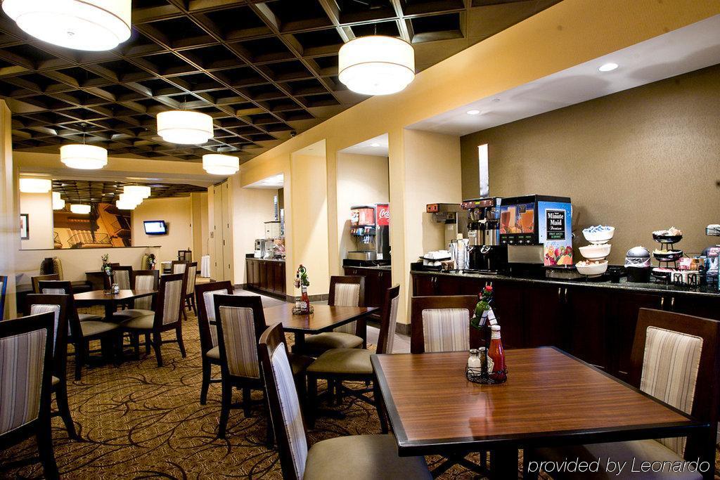 Hotel Embassy Airport 4*