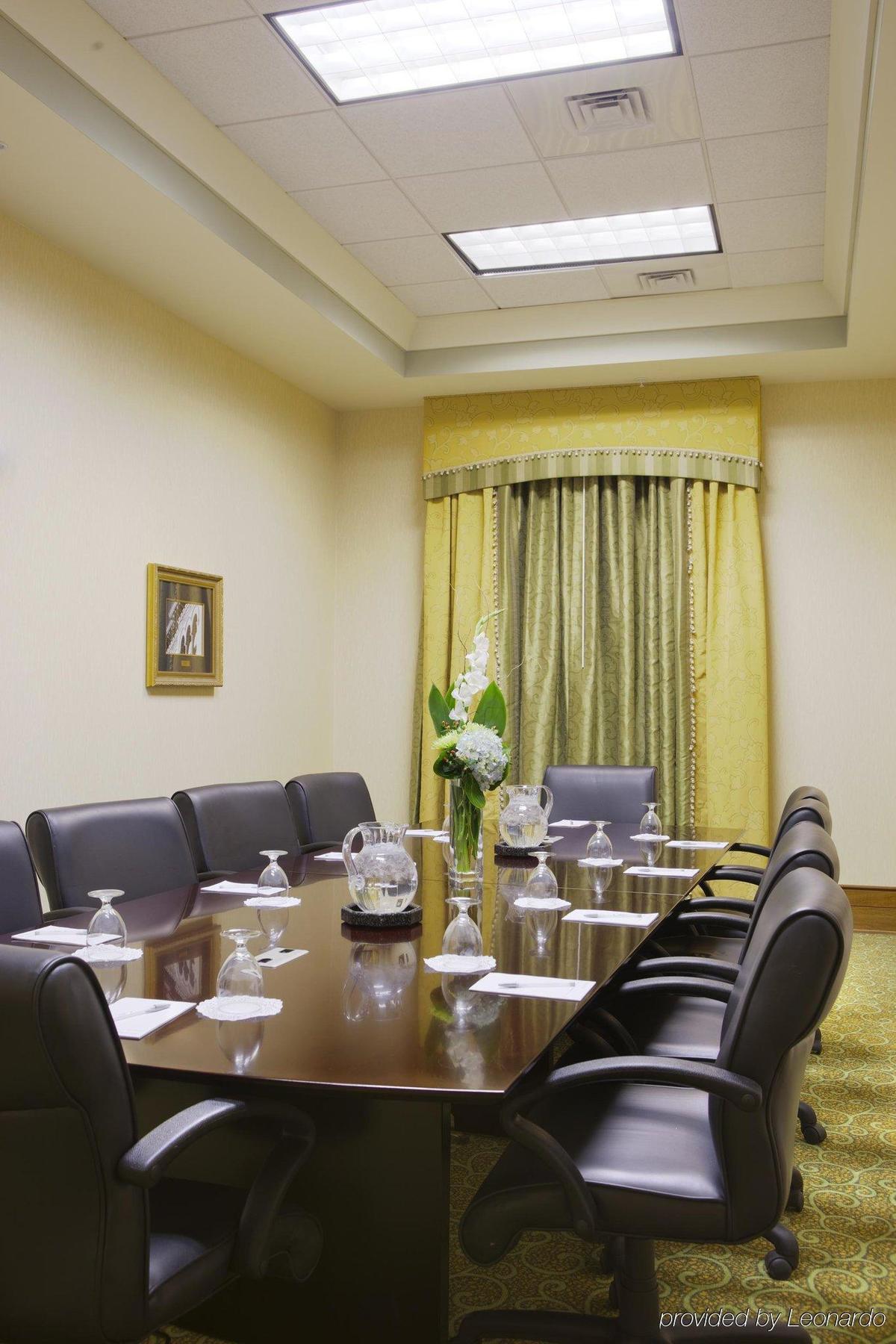 Hotel Hampton & Savannah/midtown 3*