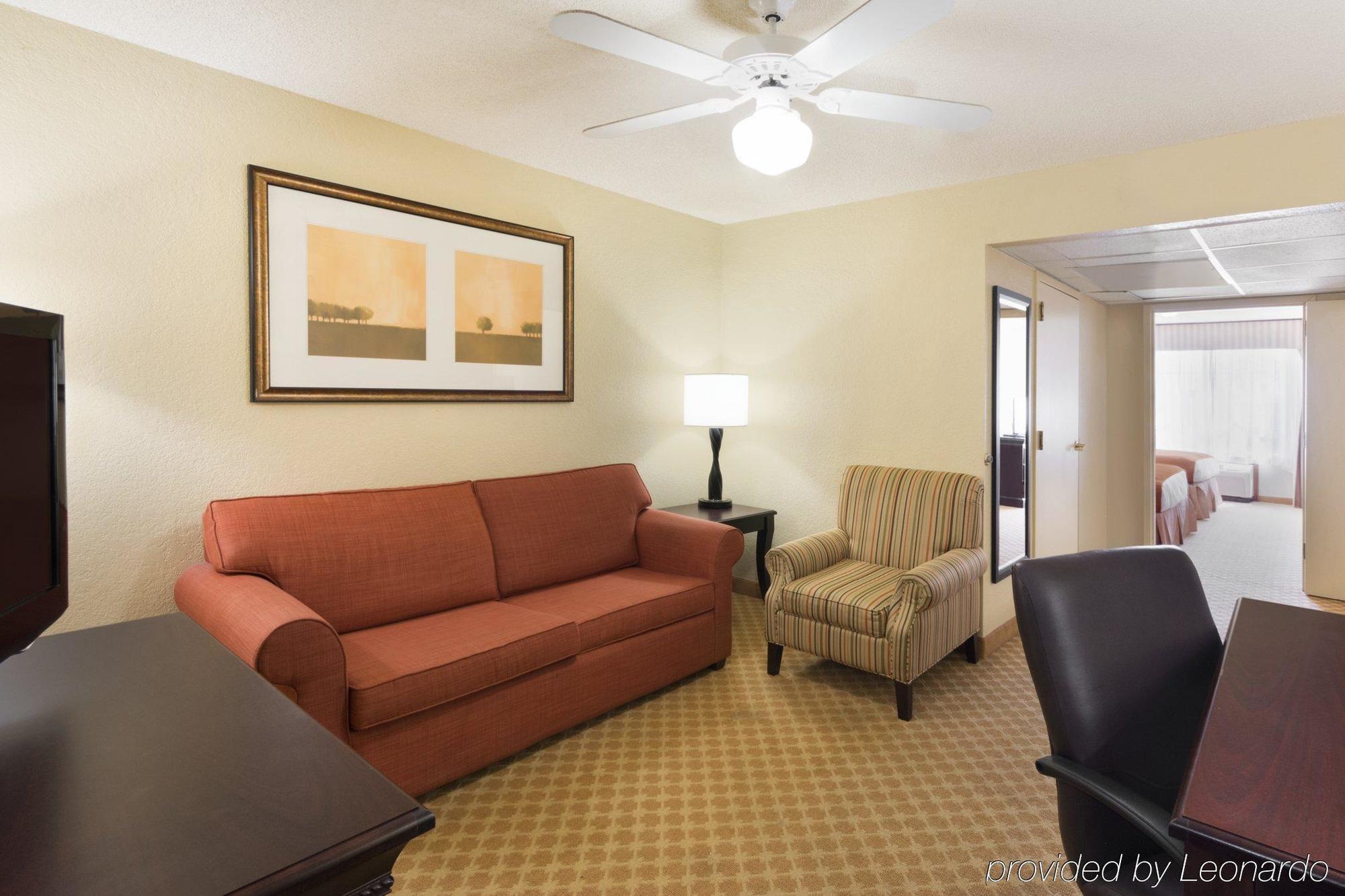 Country & By Radisson, Midtown, Ga Savannah